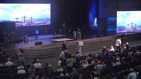 Calvary Chapel worship service congregation