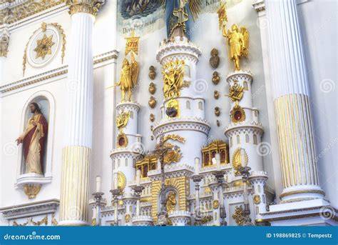 Notre-Dame-des-Victoires interior altar