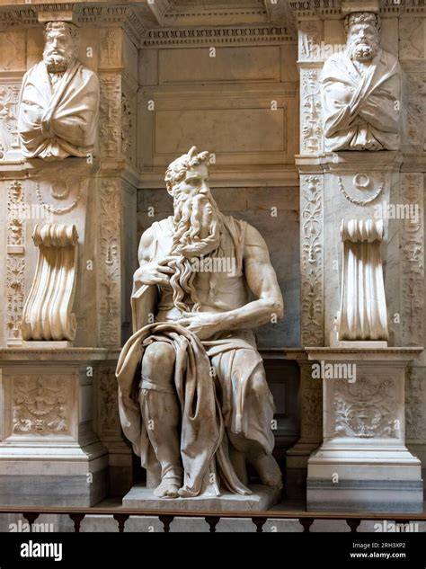 Moses with horns Michelangelo sculpture