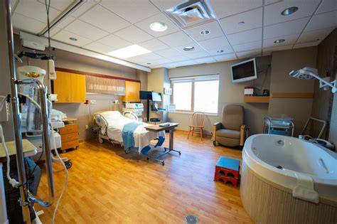 private maternity delivery suite and neonatal care